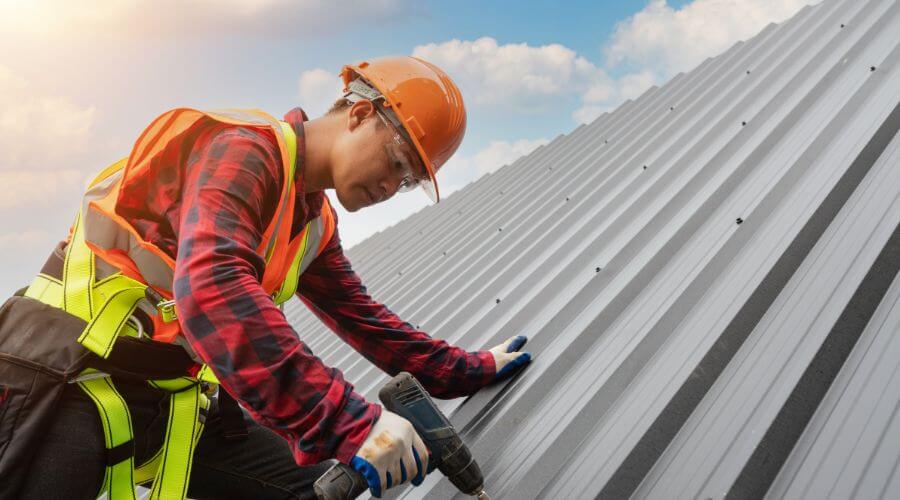 Professional gutter cleaning in Leisenring, PA
